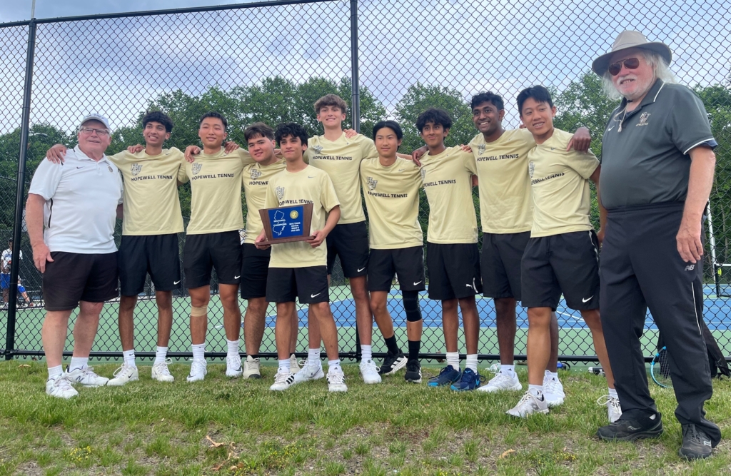 The current image has no alternative text. The file name is: HV-tennis-champs-scaled.jpeg