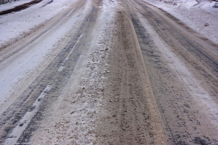 How to use winter road salt responsibly