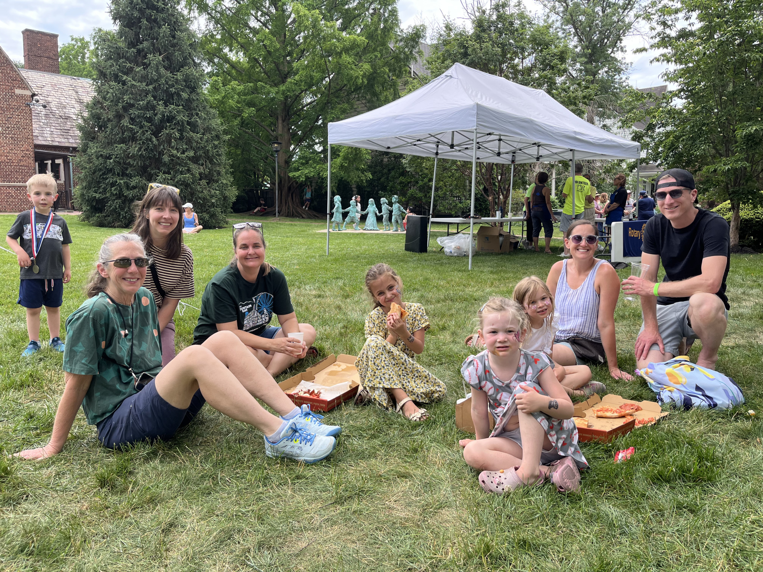 Enthusiastic residents crowd Moorestown Day